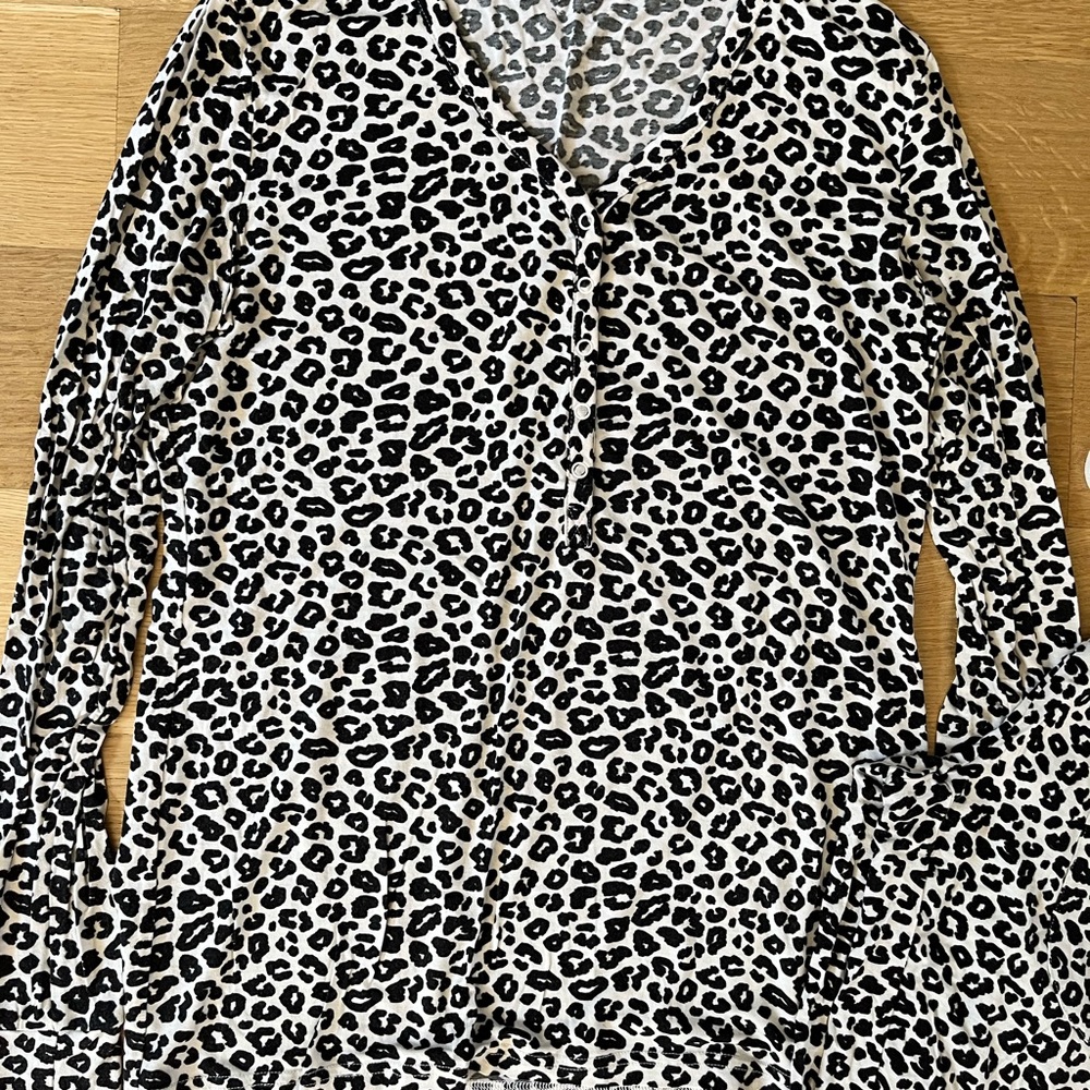 Posh Peanut Naomi Loungewear Jogger Set - Picture 3 of 5
